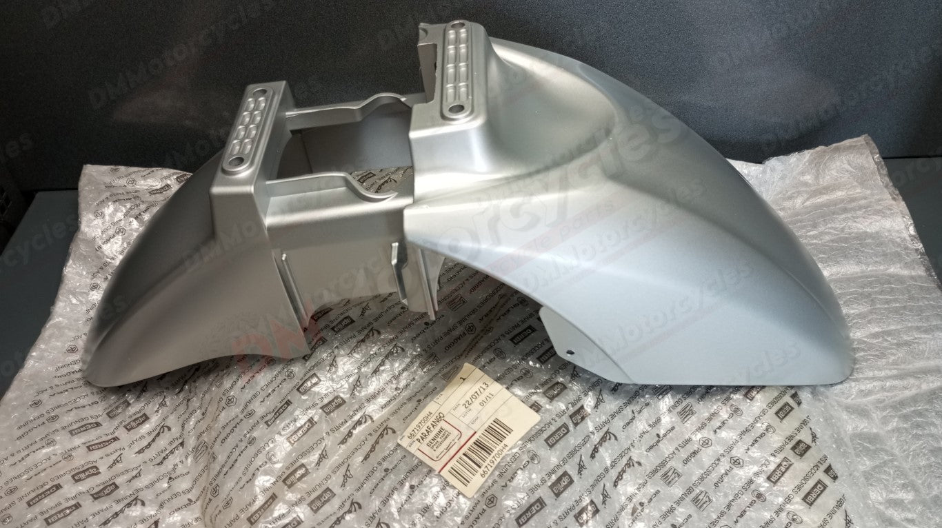 Piaggio genuine new beverly350 front mudguard pn 66719700h4