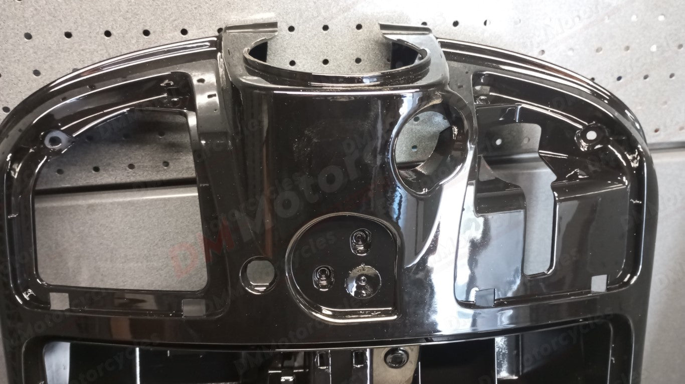 Piaggio genuine new vespa gts gts super 125 250 300 glove box knee guard panel black pn 5771740090