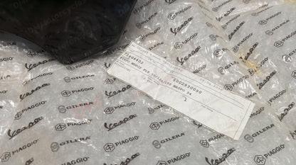 Piaggio genuine new fly 50 100 125 150 4t front mudguard pn 6002930090