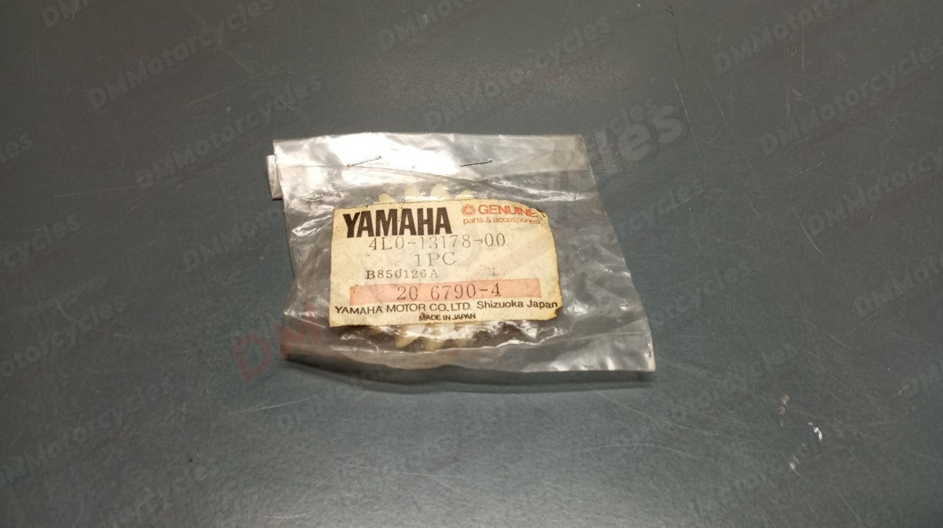 Yamaha genuine new tdr240 250 tzr250 rz350 oil pump drive gear pn 4l0-13178-00