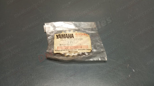 Yamaha genuine new tdr240 250 tzr250 rz350 oil pump drive gear pn 4l0-13178-00