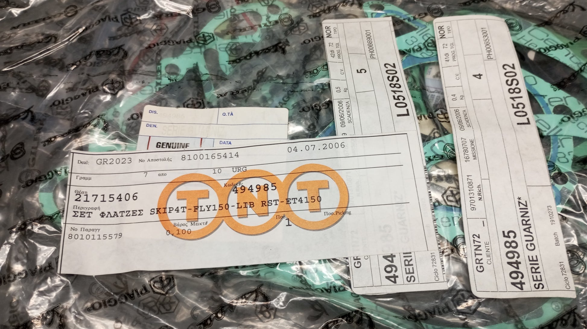 Piaggio genuine new Vespa ET4 Fly Liberty 125 150 gasket set pn 494985