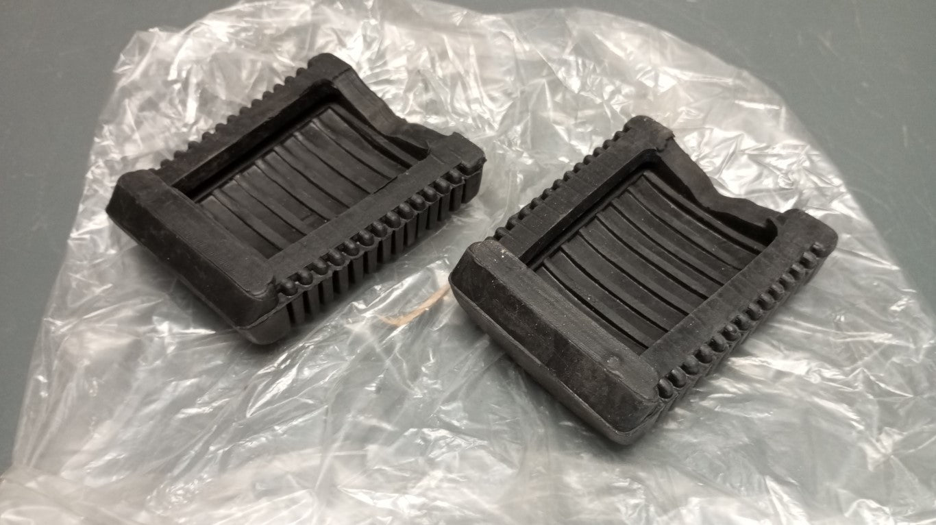 Aftermarket new suzuki fm50 landie foot peg rubber pair
