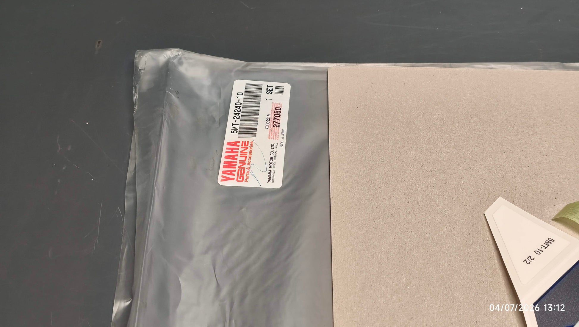 Yamaha genuine new yzf r6 2001 graphic set decal pn 5mt-24240-10