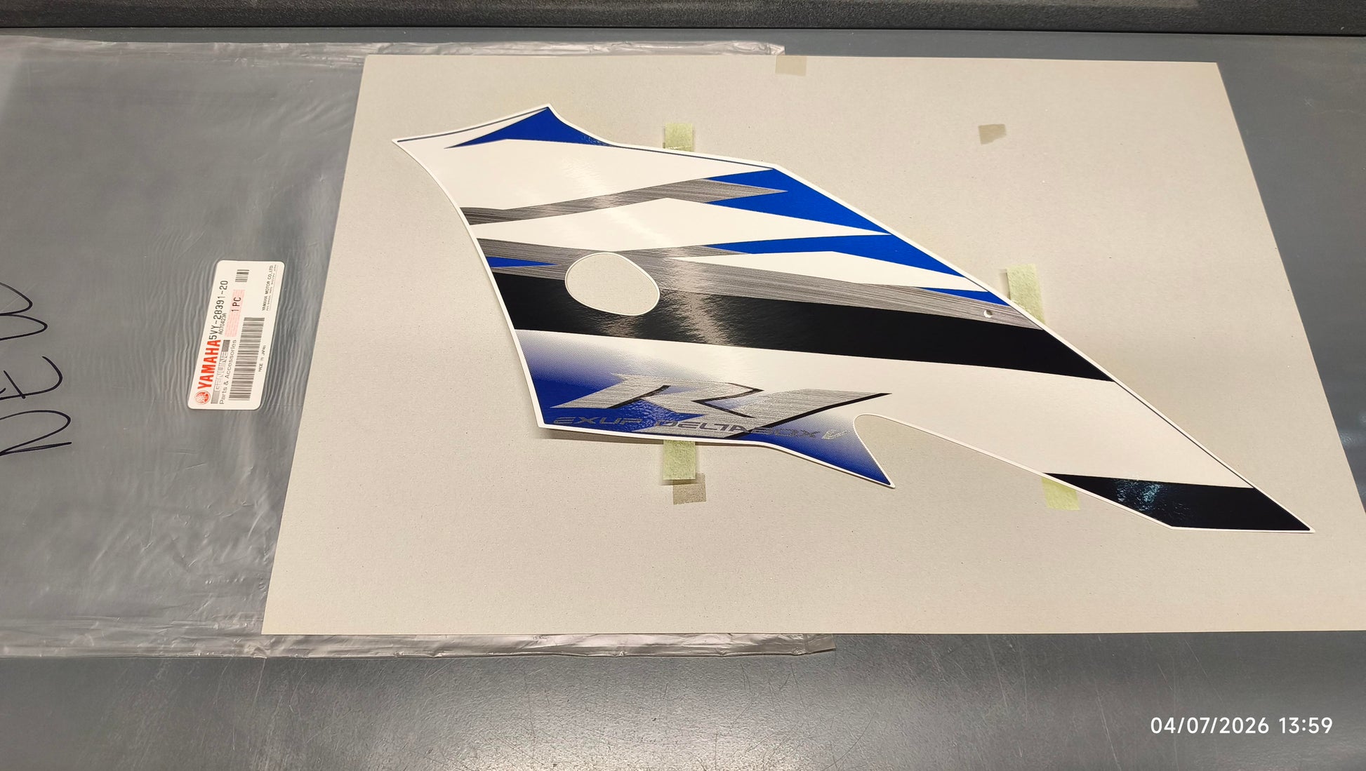 Yamaha genuine new yzf r1 2006 cowling graphic decal pn 5vy-28391-20