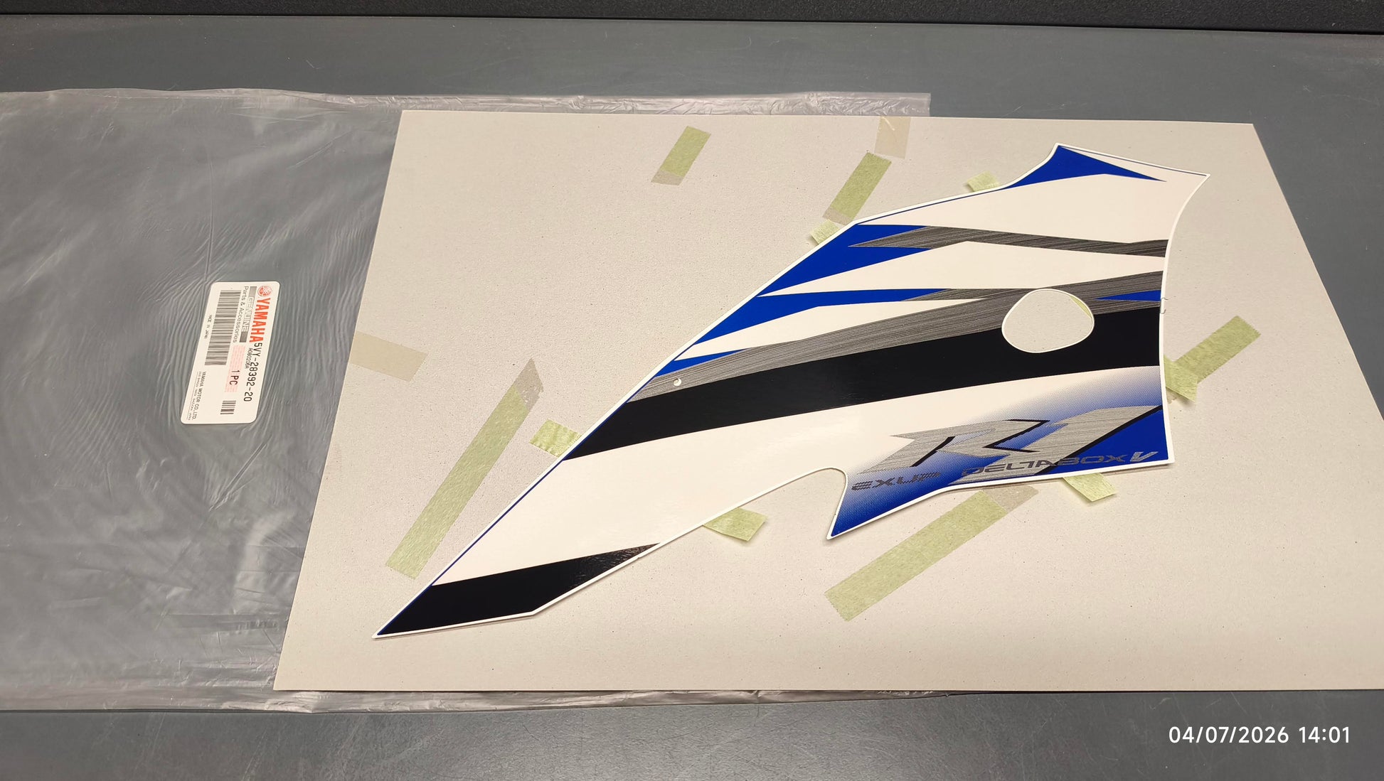 Yamaha genuine new yzf r1 2006 cowling graphic decal pn 5vy-28392-20