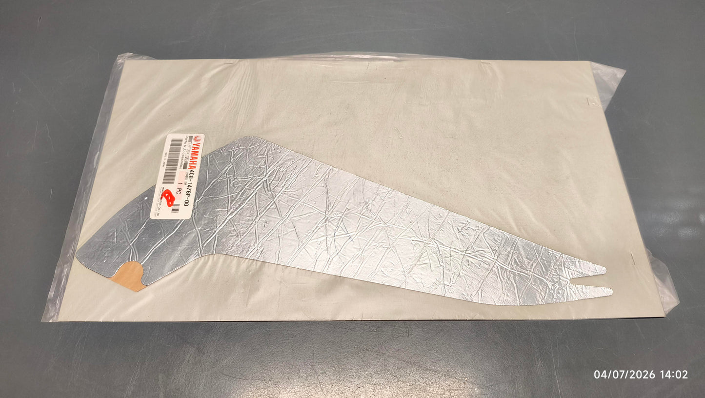 Yamaha genuine new yzf r1 2007 08 seat cover heat shield pn 4c8-1476p-00