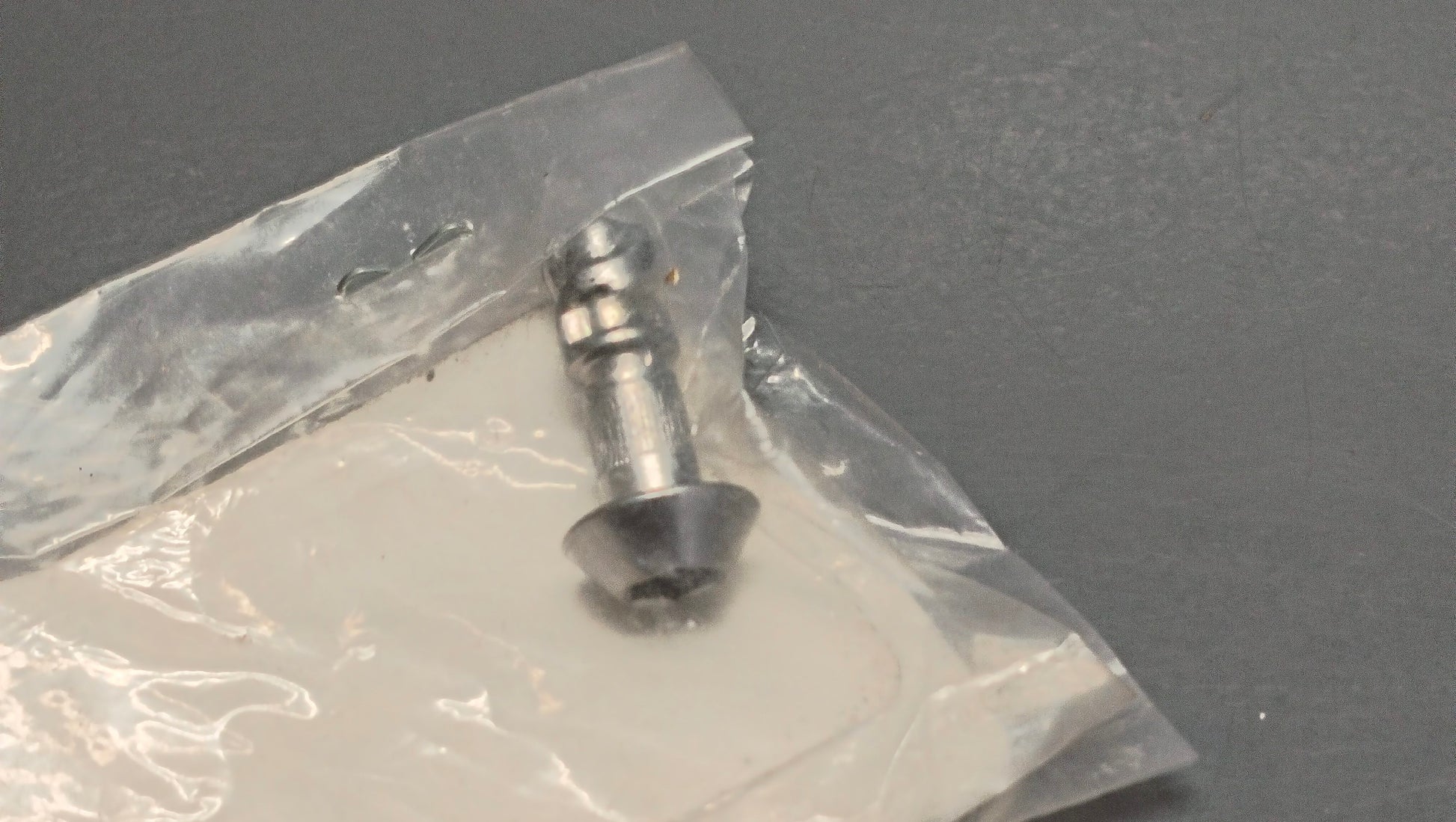 Yamaha genuine new yzf r1 2002-2008 head fairing screw pn 5pw-28386-00