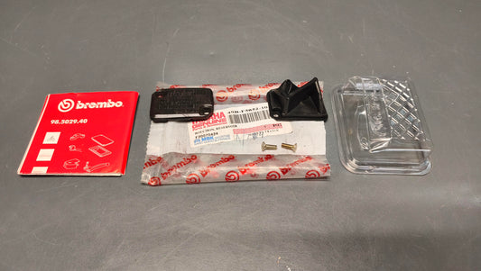 Yamaha genuine new brembo yq50 aerox 2001-2008 master cylinder cap pn 4sb-f5852-10 - Www.dm-motorcycles.com