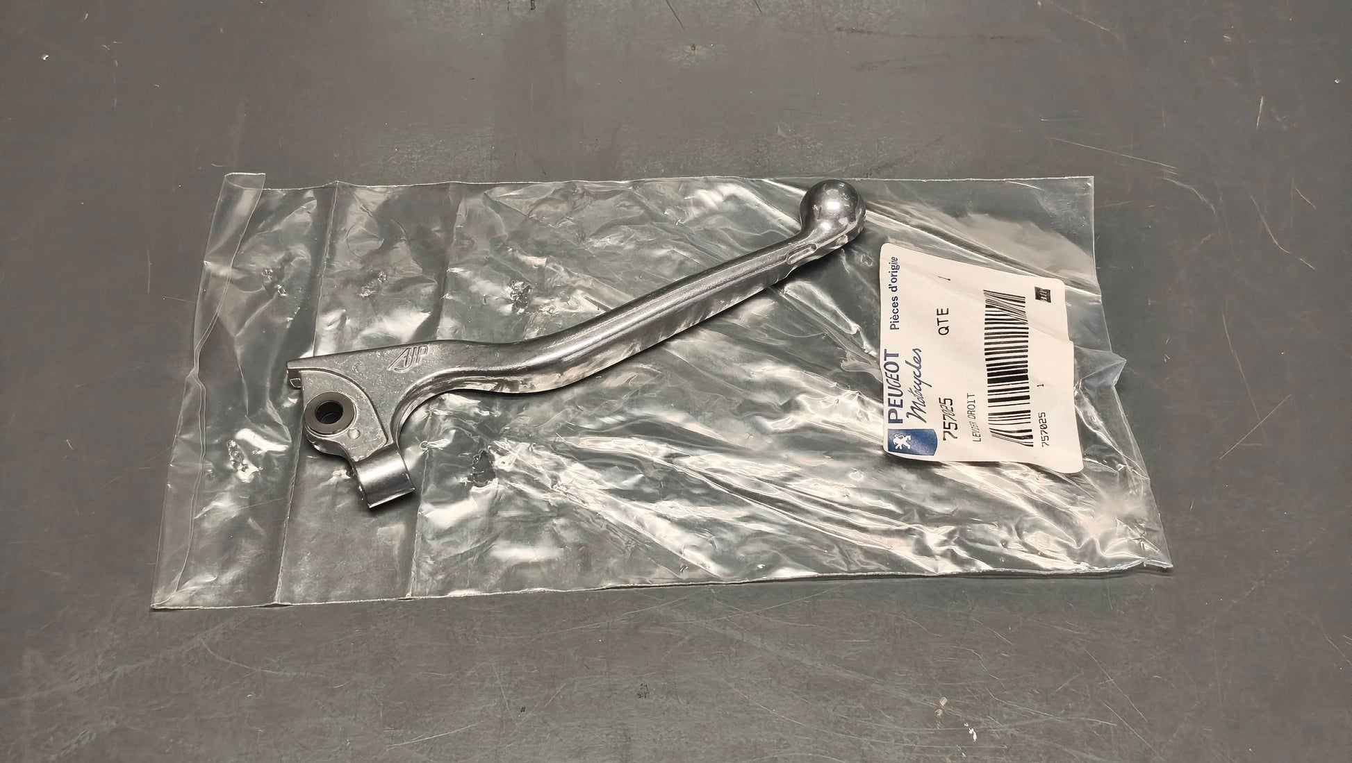Peugeot genuine new speedfight brake lever pn 757025