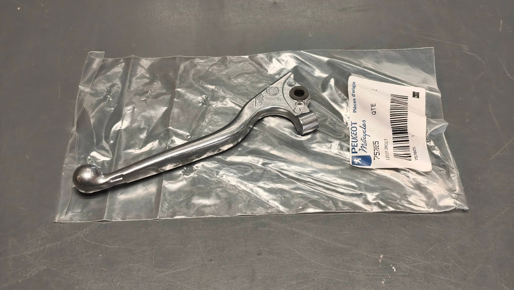 Peugeot genuine new speedfight brake lever pn 757025
