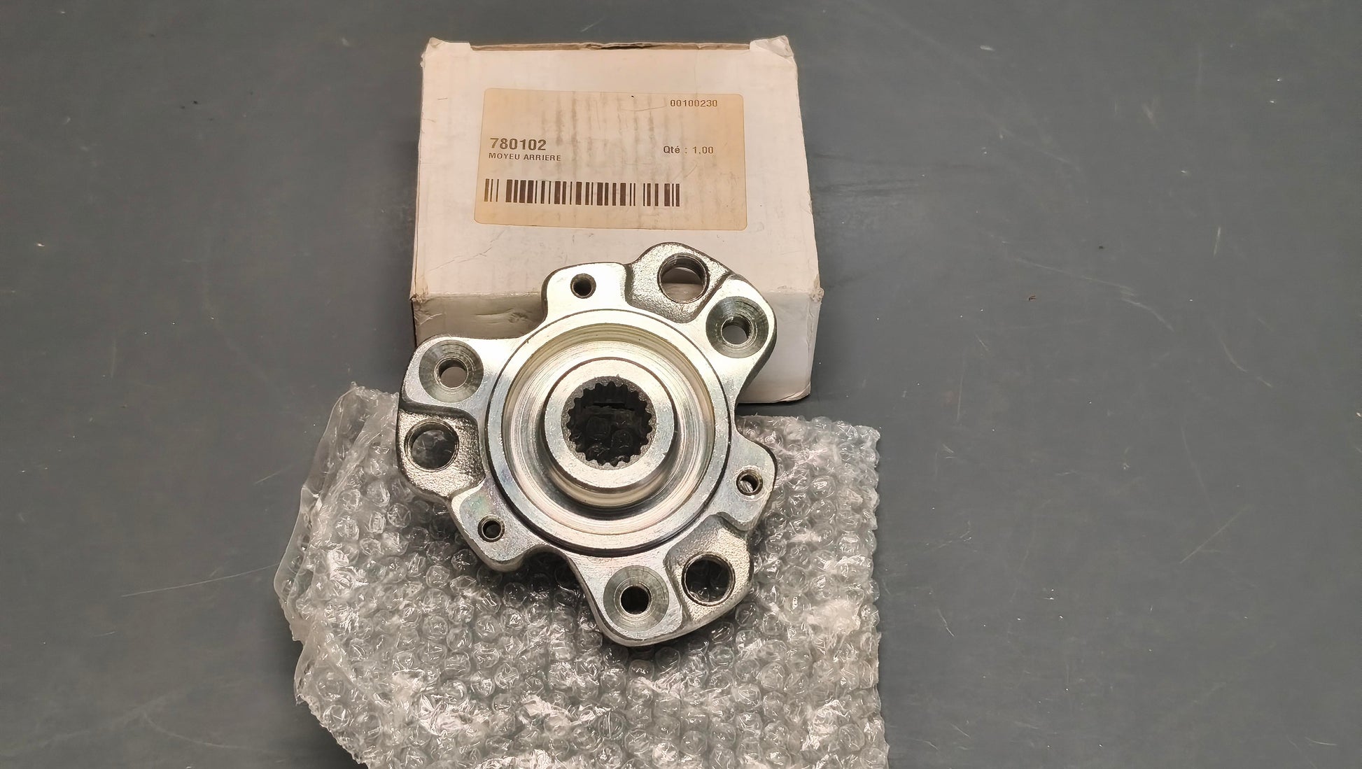 Peugeot genuine new citystar 50 2014 sat 2 125 2012 rear wheel hub pn 780102