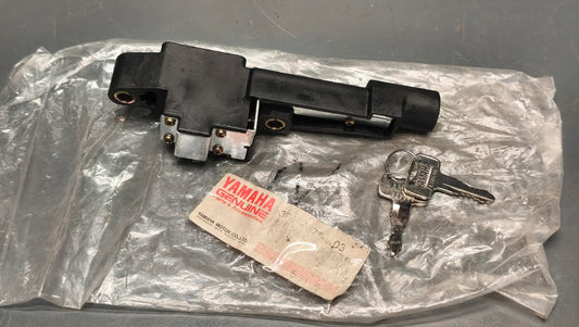 Yamaha genuine new seat lock assembly - Www.dm-motorcycles.com