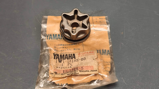 Yamaha genuine nos YZ DT MX shift cam segment pn 1w1-18185-00