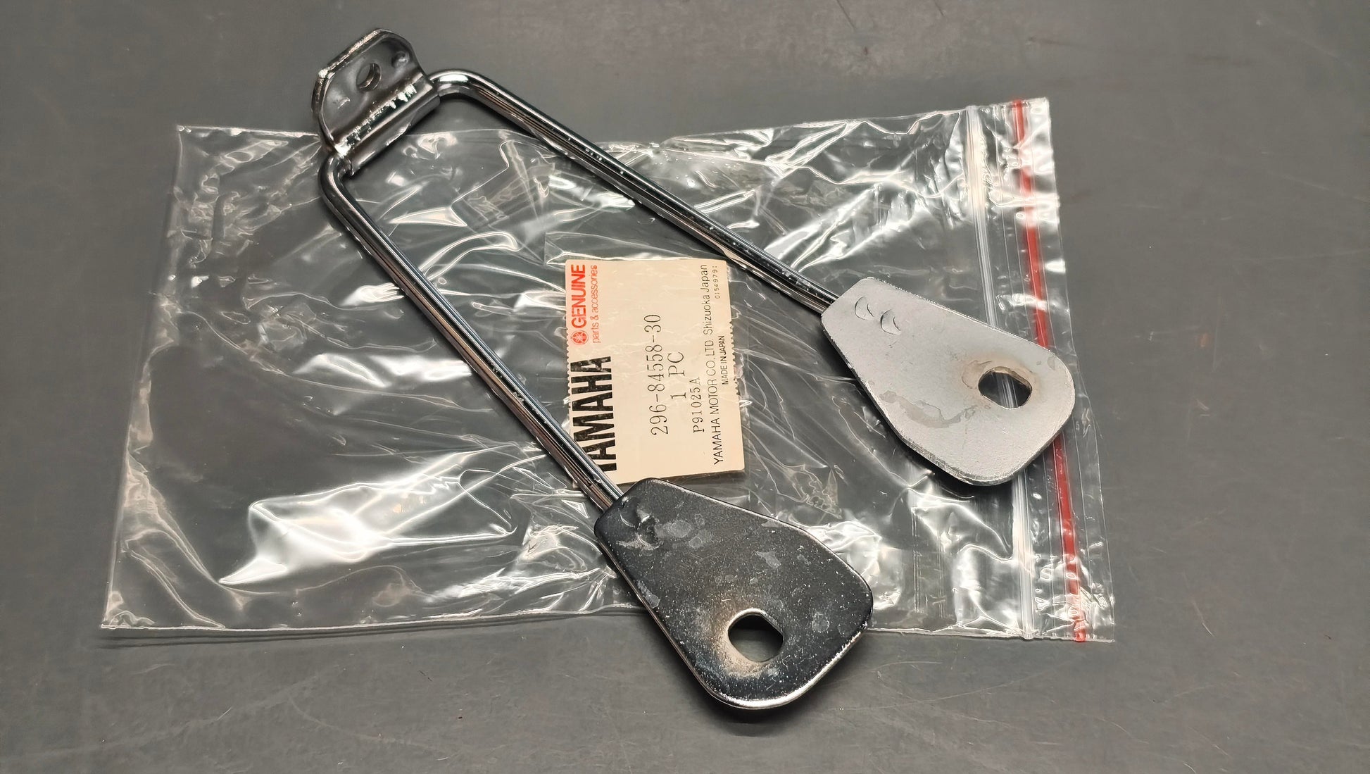 Yamaha V90 Mate Rear Reflector Stay 296-84558-30