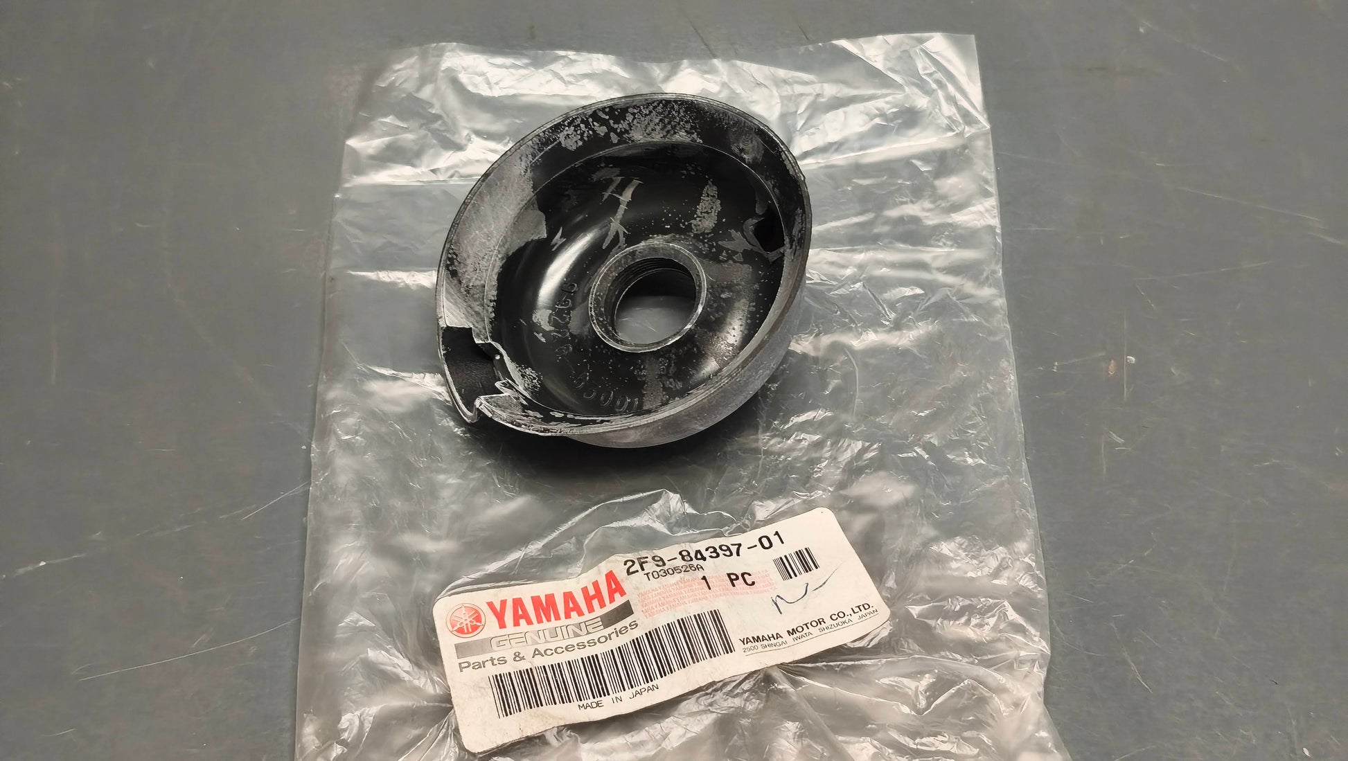 Genuine Yamaha Headlight Bulb Socket 2F9-84397-00