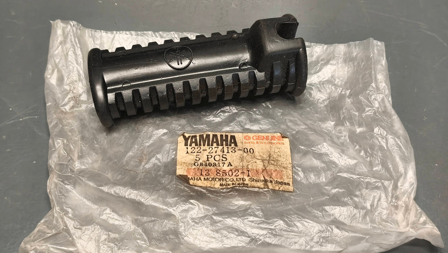 Genuine Yamaha Footrest Rubber Cover 122-27413-00