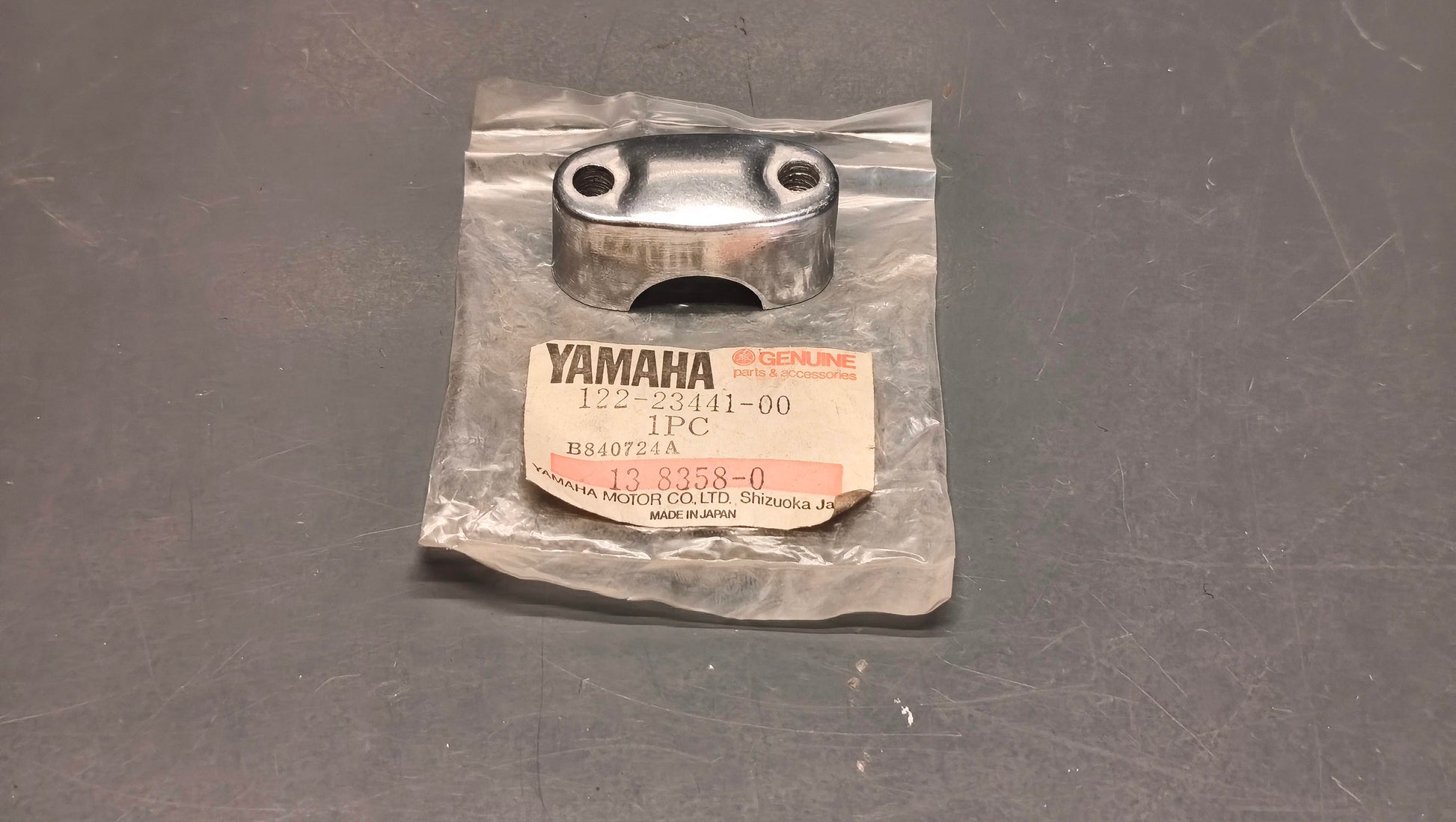 Genuine Yamaha Handlebar Upper Holder (Clamp) 122-23441-00