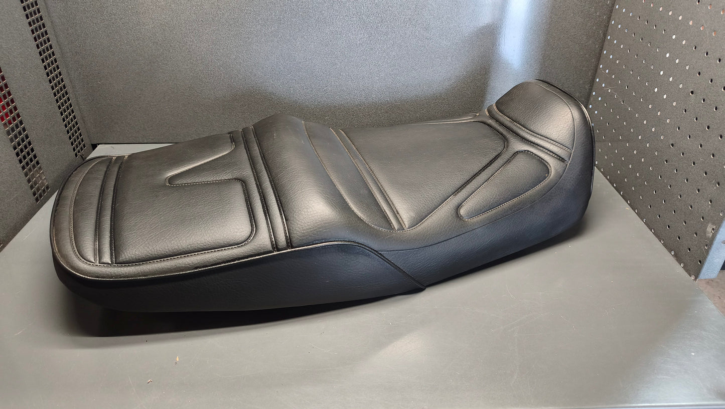 Yamaha Used XJR1200 / XJR1300 Double Seat 4KG-24730-00