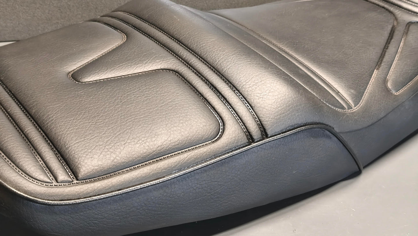 Yamaha Used XJR1200 / XJR1300 Double Seat 4KG-24730-00