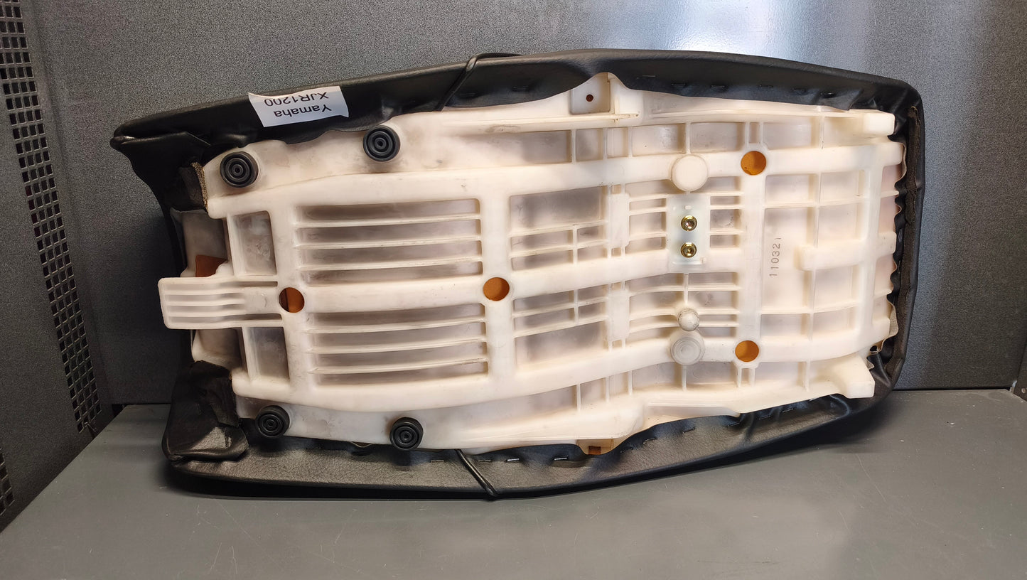 Yamaha Used XJR1200 / XJR1300 Double Seat 4KG-24730-00