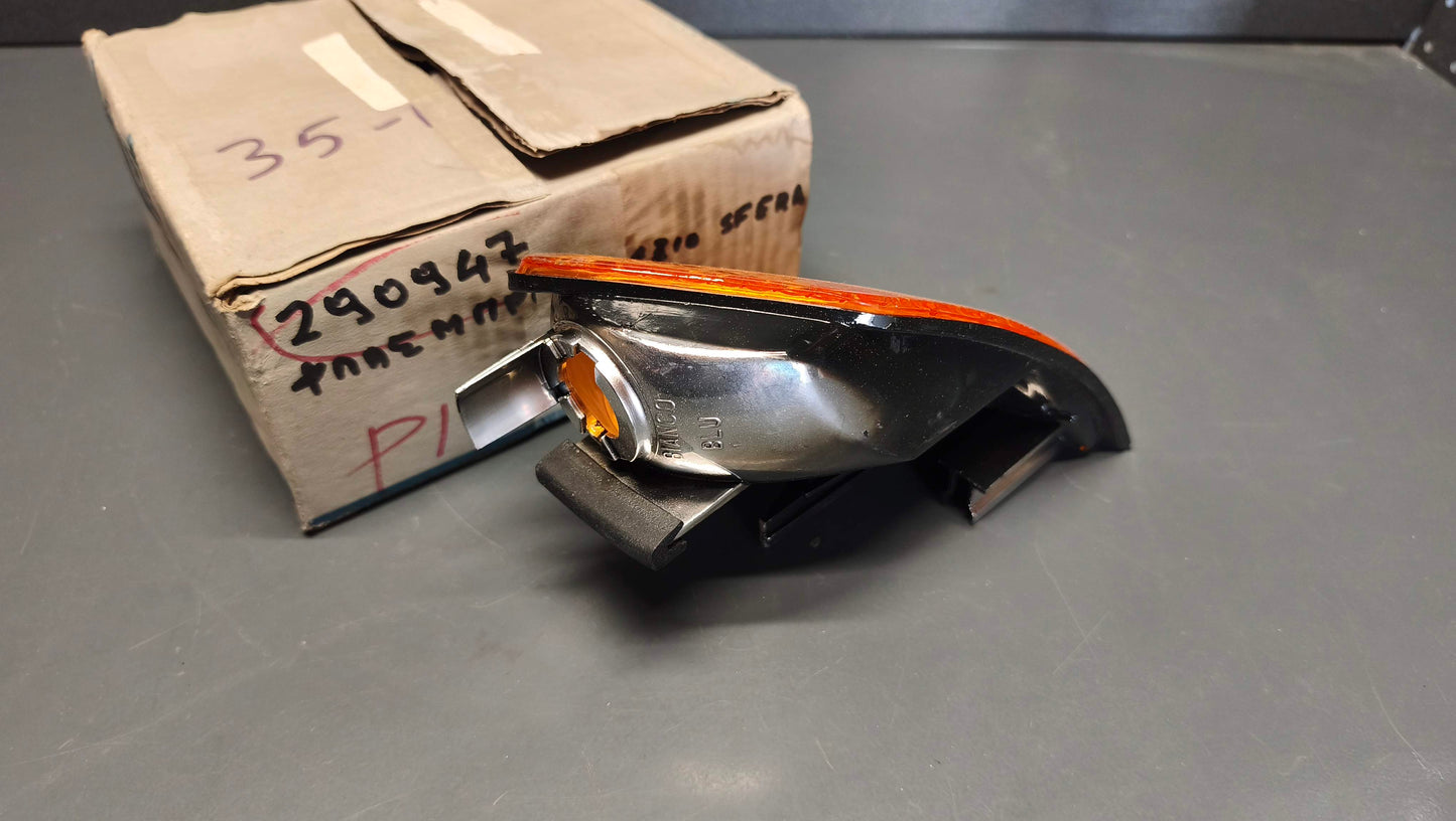 Piaggio Sfera Front Right Indicator Assembly 290947