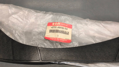 Genuine Suzuki Burgman 400 Right Floor Board Mat Rubber Pad 48231-05H00-201