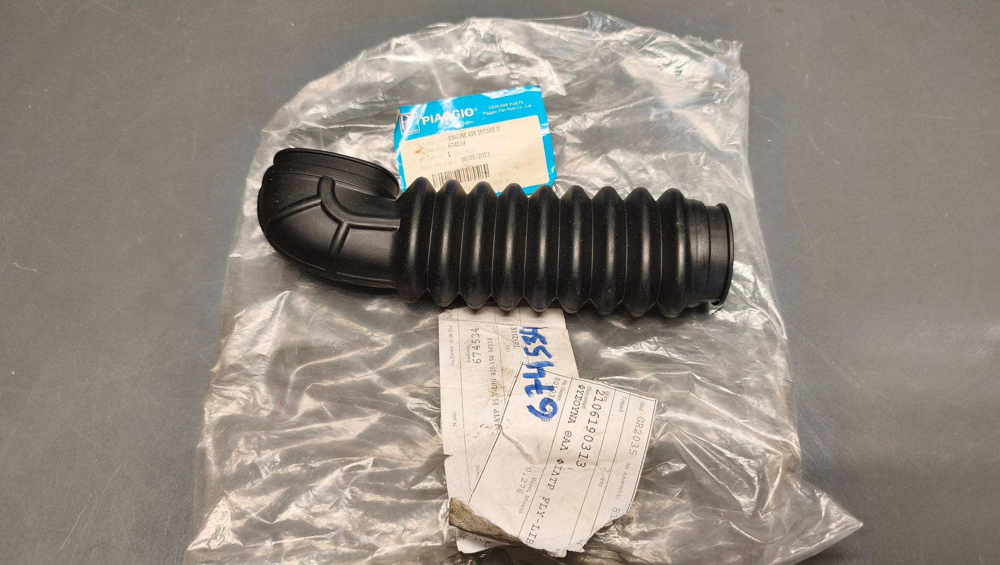 Genuine Piaggio Liberty / Fly Air Filter Intake Conduit 674534