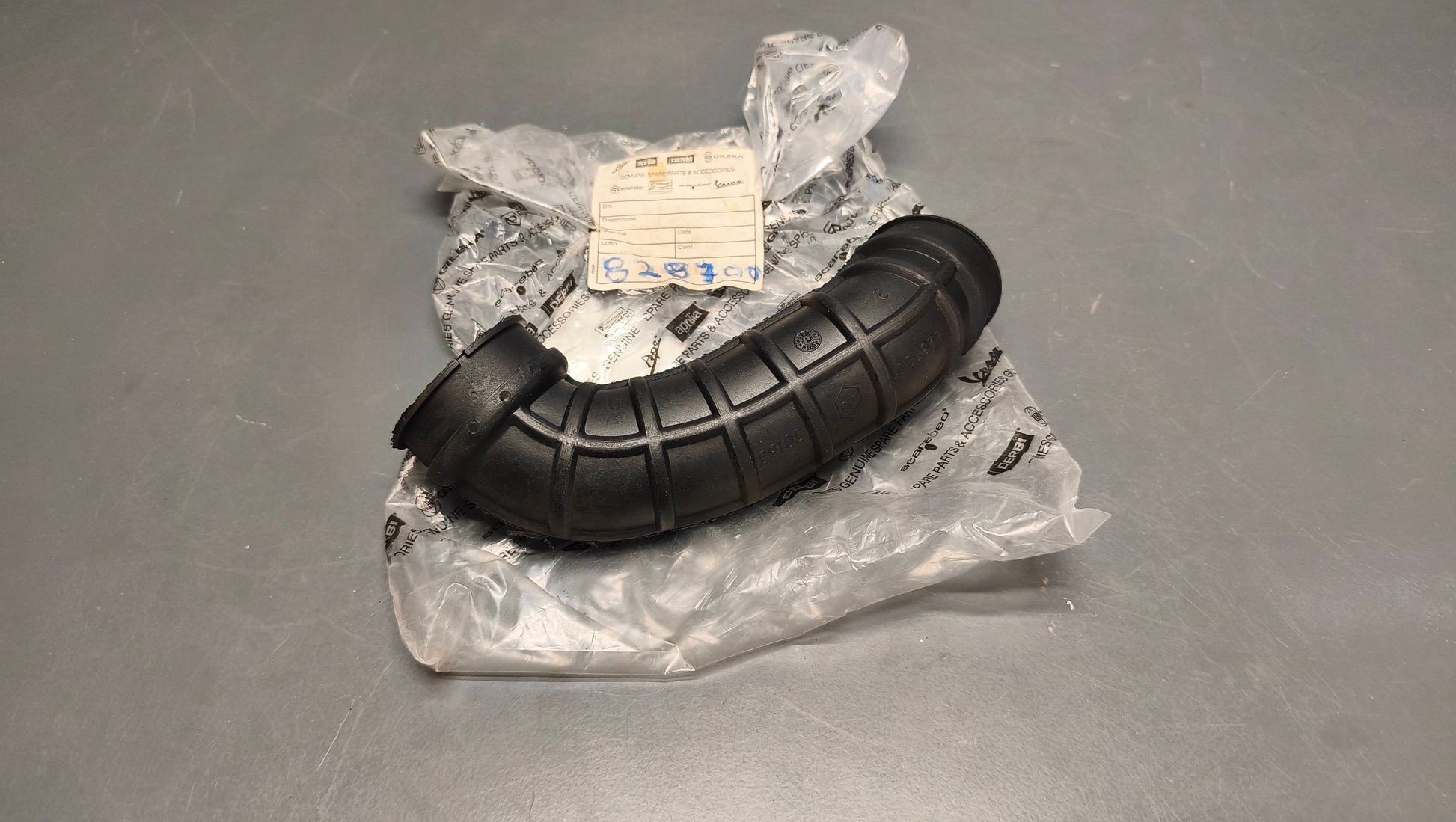 Genuine Vespa / Piaggio Air Filter Intake Bellows 828700