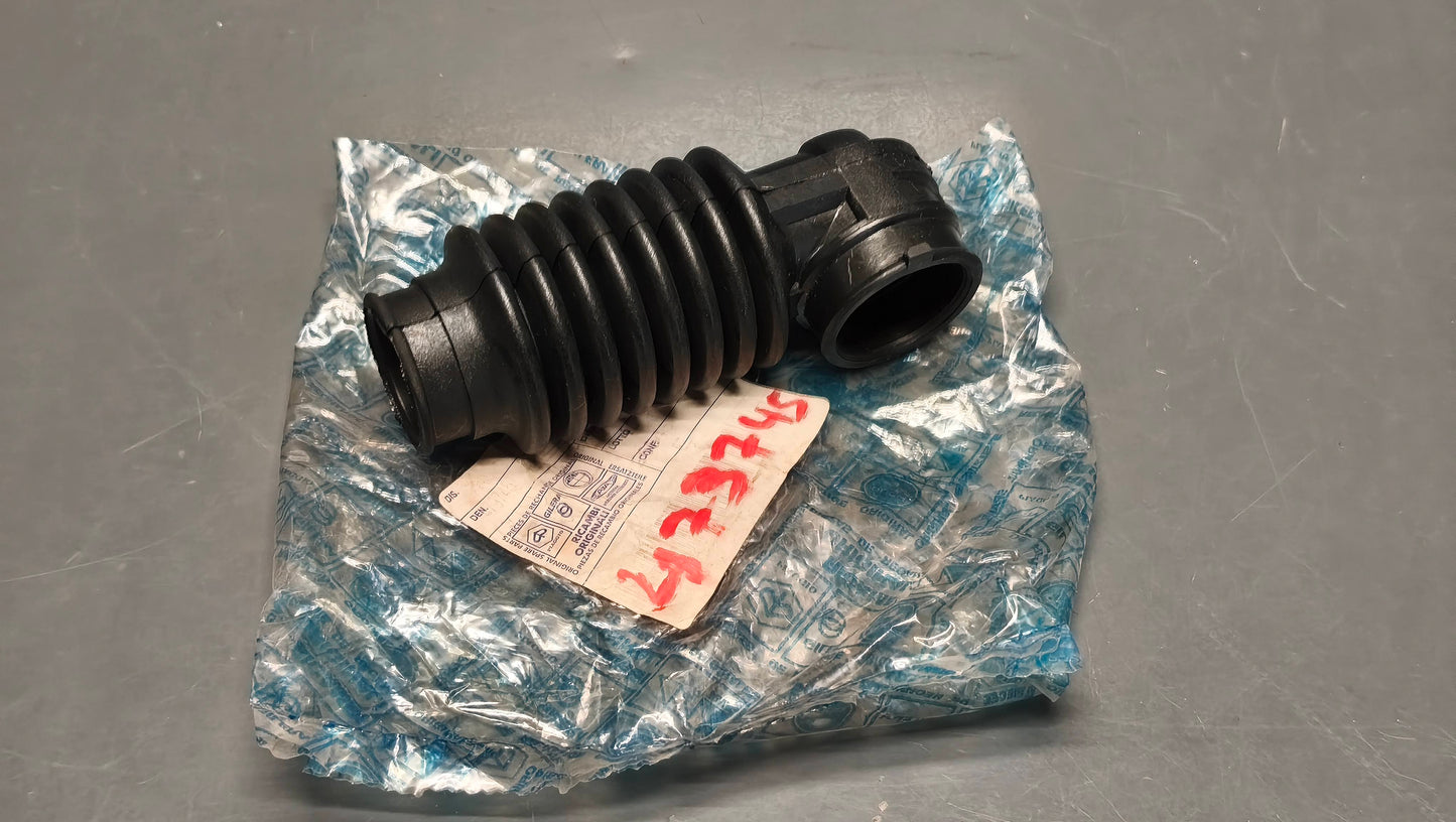 Genuine Piaggio / Gilera Air Cleaner Box Intake Snorkel / Bellows 479745