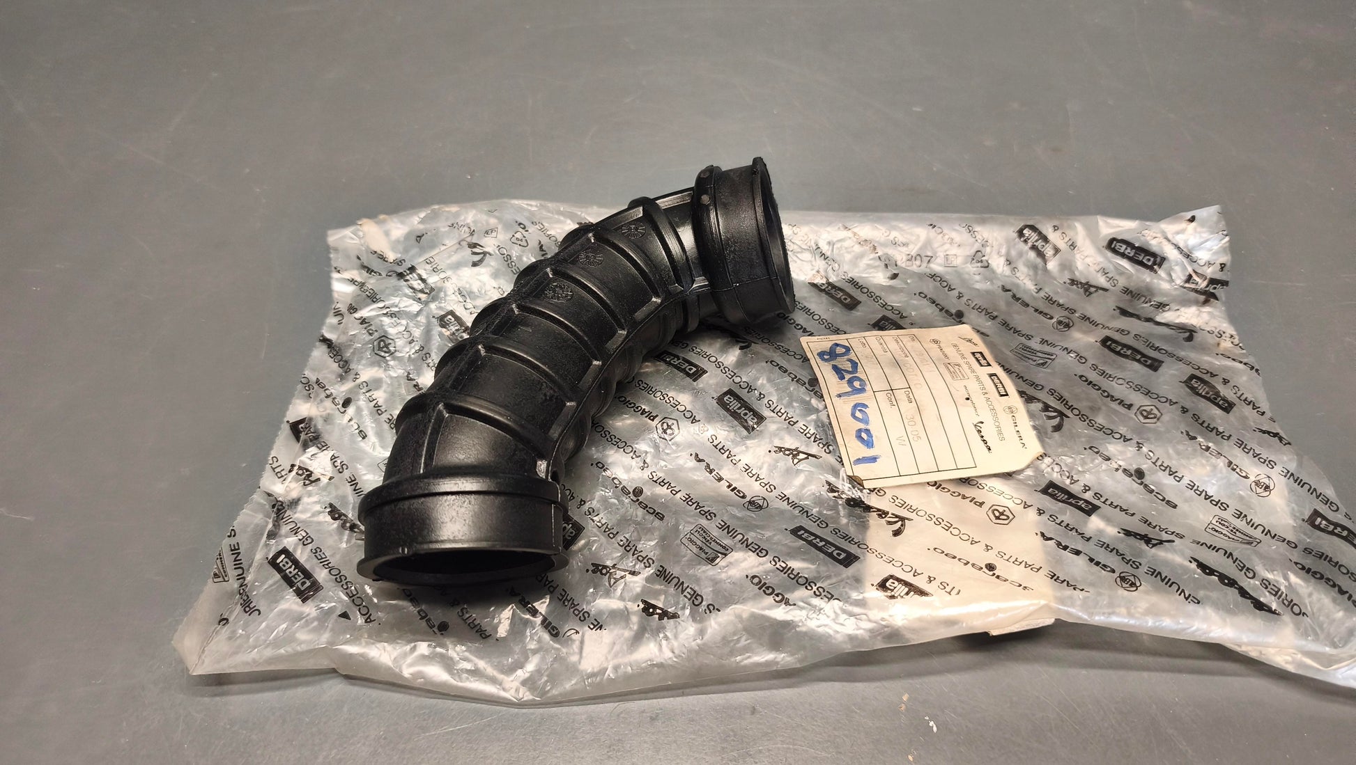 Genuine Vespa / Piaggio Air Filter Intake Bellows 829001