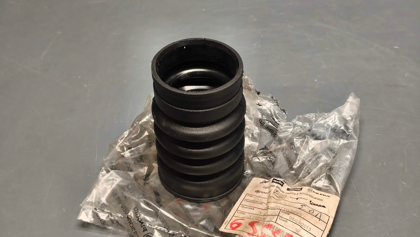 Genuine Gilera Nexus / Aprilia SR Max Fuel Tank Inlet Boot 655537