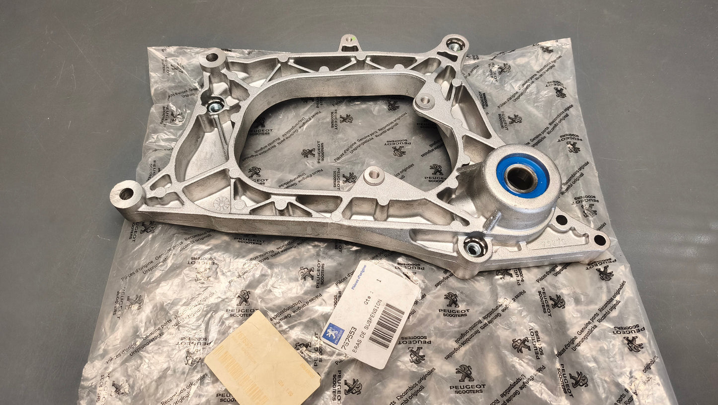 Genuine Peugeot Satelis 250 / 300 Rear Suspension Support Arm 767553