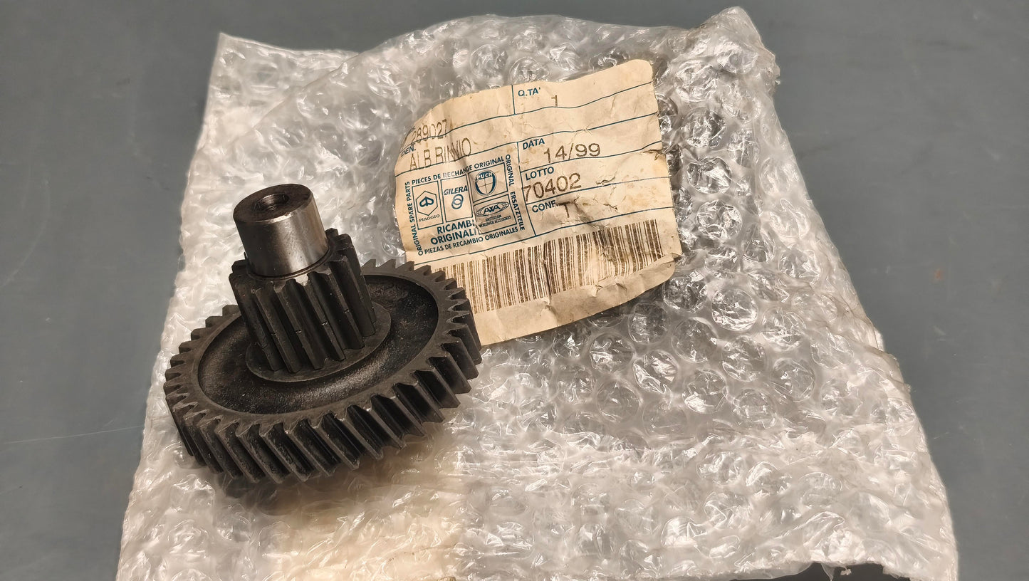 Genuine Piaggio 50cc Transmission Intermediate Lay Shaft Gear Z15-39 (289027)