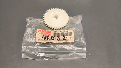 Yamaha Genuine YL2 / YG1 Oil Pump 34T Drive Gear 126-13178-00