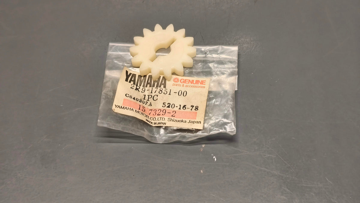 Yamaha Genuine RD250LC / RD350LC Tachometer Primary Gear 2R9-17851-00