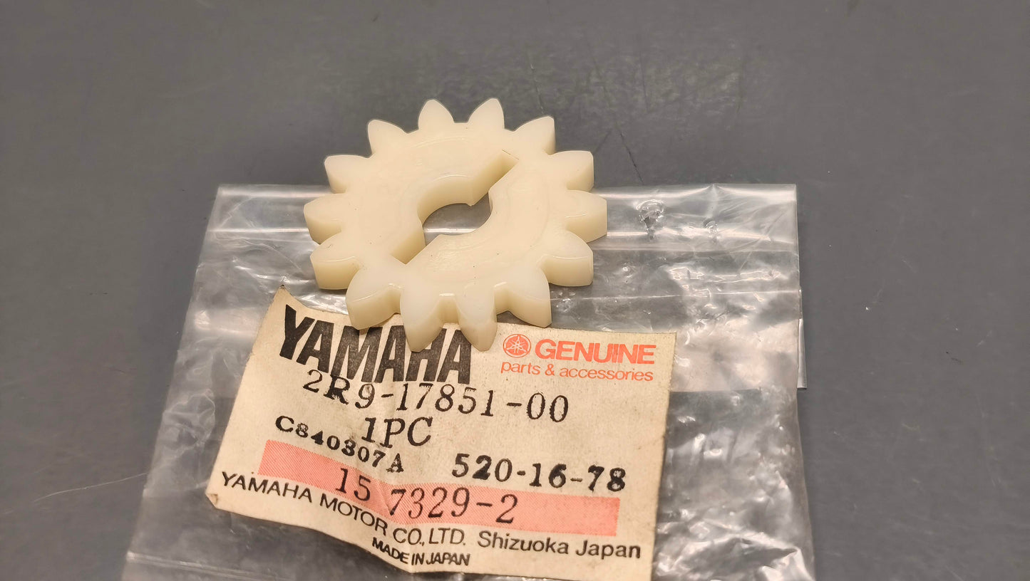 Yamaha Genuine RD250LC / RD350LC Tachometer Primary Gear 2R9-17851-00