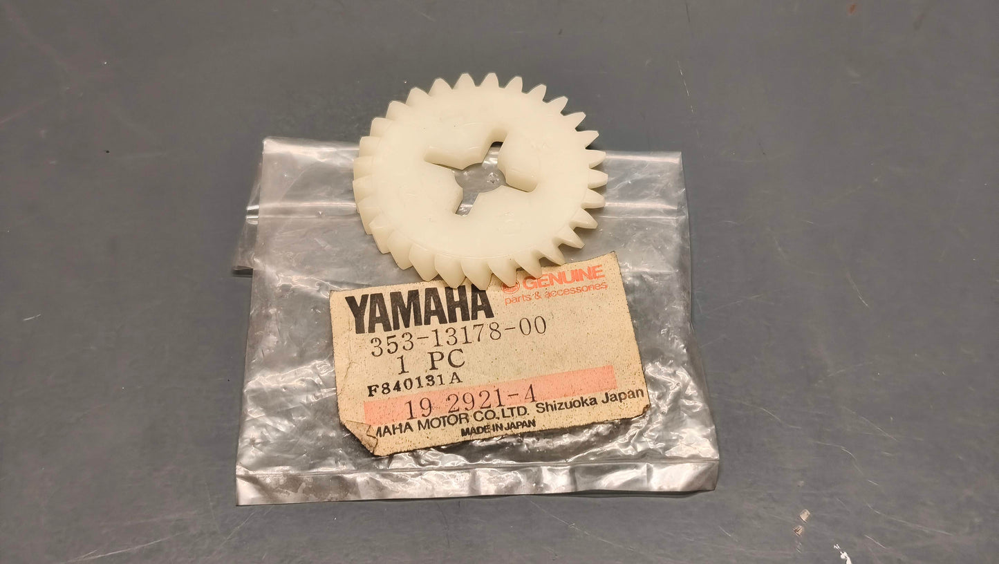 Yamaha Genuine DT50 / YZ80 / YSR50 Oil Pump Drive Gear 353-13178-20