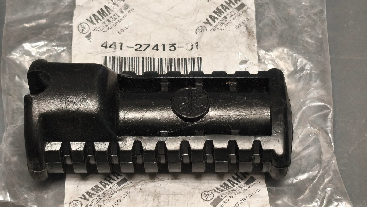 Yamaha Genuine RXS100 Front Footrest Rubber Cover 441-27413-01