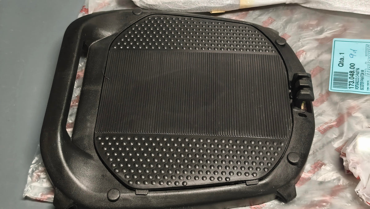 Malaguti Genuine Phantom F12 50 Rear Luggage Carrier Rack 173.048.00