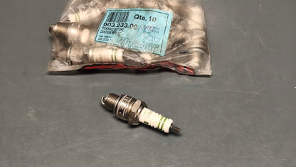 Malaguti Genuine Crosser CR1 50 Spark Plug WR7BC 603.233.00