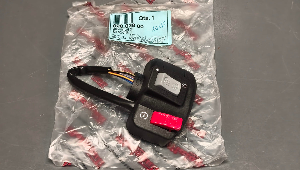 Malaguti Genuine Phantom F12 F10 F15 Right switch gear 020.038.00
