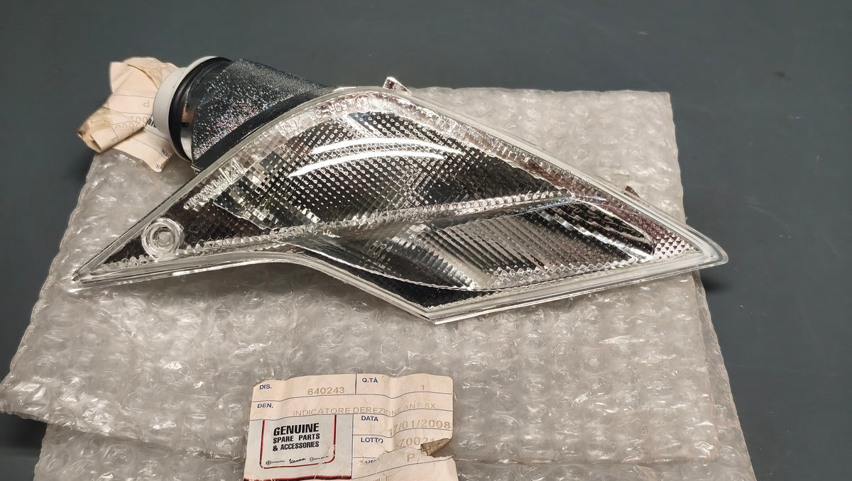 Piaggio Genuine Gilera GP 800 Front Left Indicator 640243