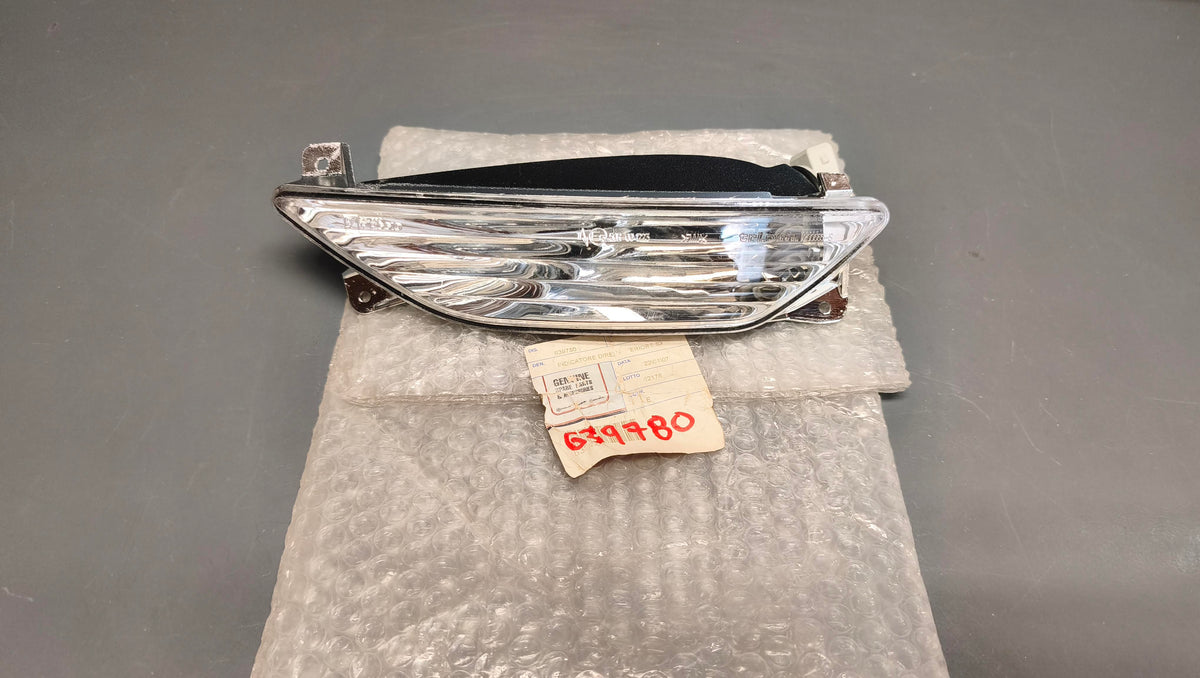 Piaggio Genuine MP3 125 250 400 500 Front Left Indicator 639780