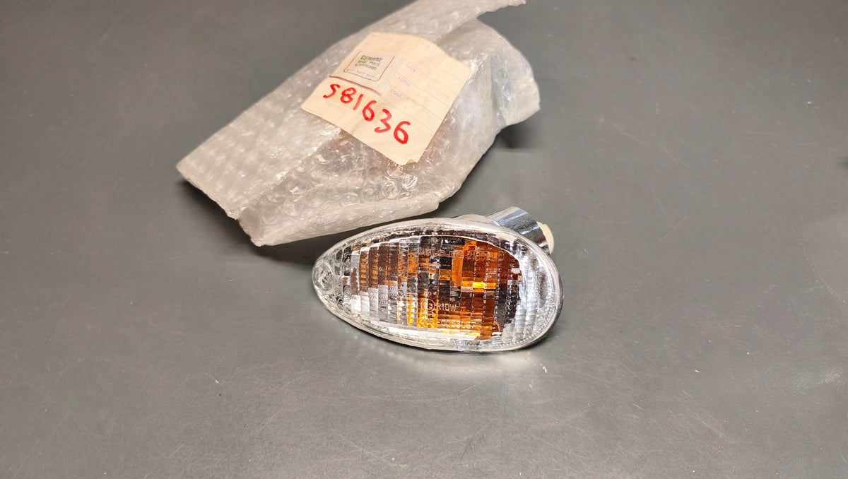Piaggio Genuine Vespa ET2 ET4 Rear Right Indicator Clear 581636