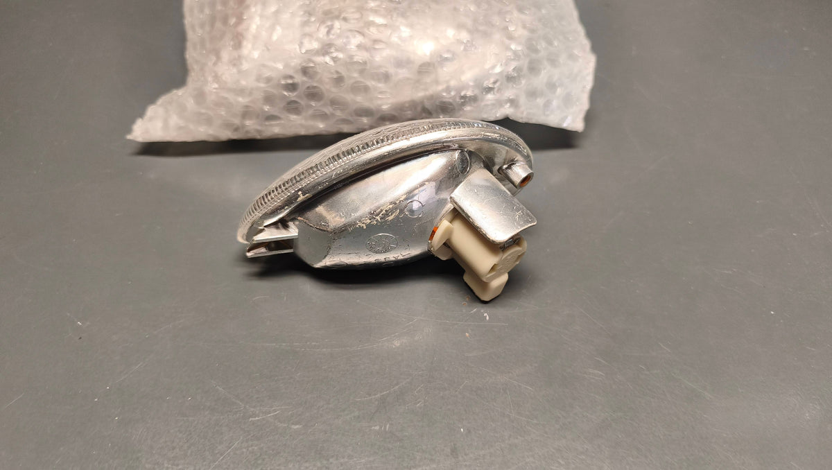Piaggio Genuine Vespa ET2 ET4 Front Right Indicator Clear 581634