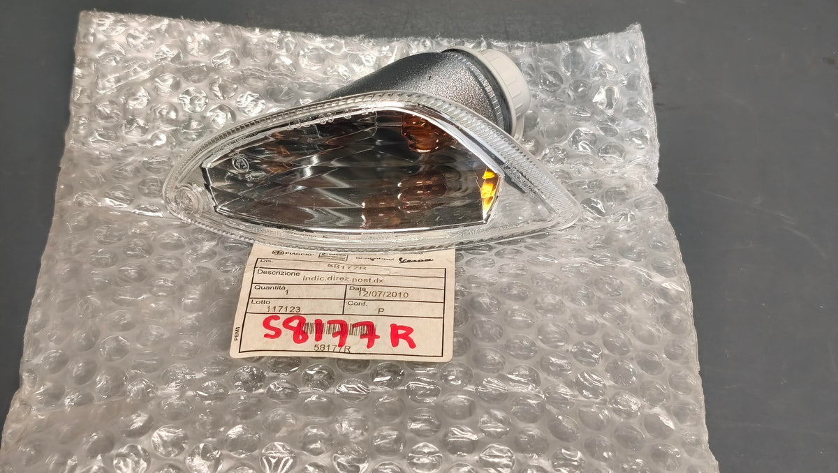 Piaggio Genuine Vespa LX LXV S Rear Right Indicator 58177R