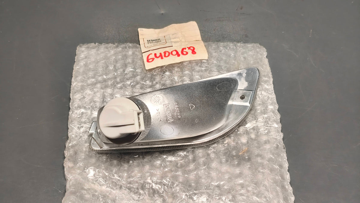 Piaggio Genuine Vespa LX LXV Front Left Indicator 640968