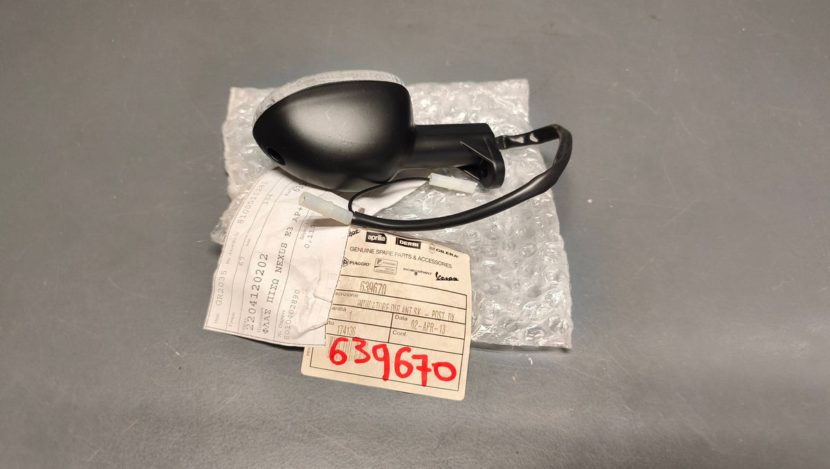 Piaggio Genuine Gilera Nexus Aprilia SR Max Rear Right Indicator 639670