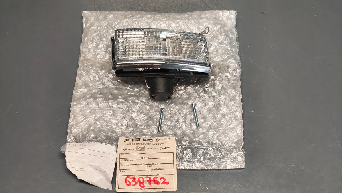 Piaggio Genuine Vespa PX & T5 Front Right Indicator 638762